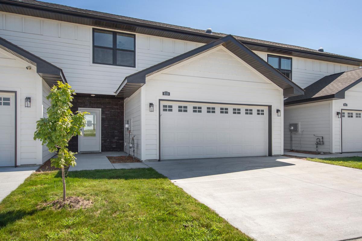 819 Viburnum Street Belle Plaine MN 56011
