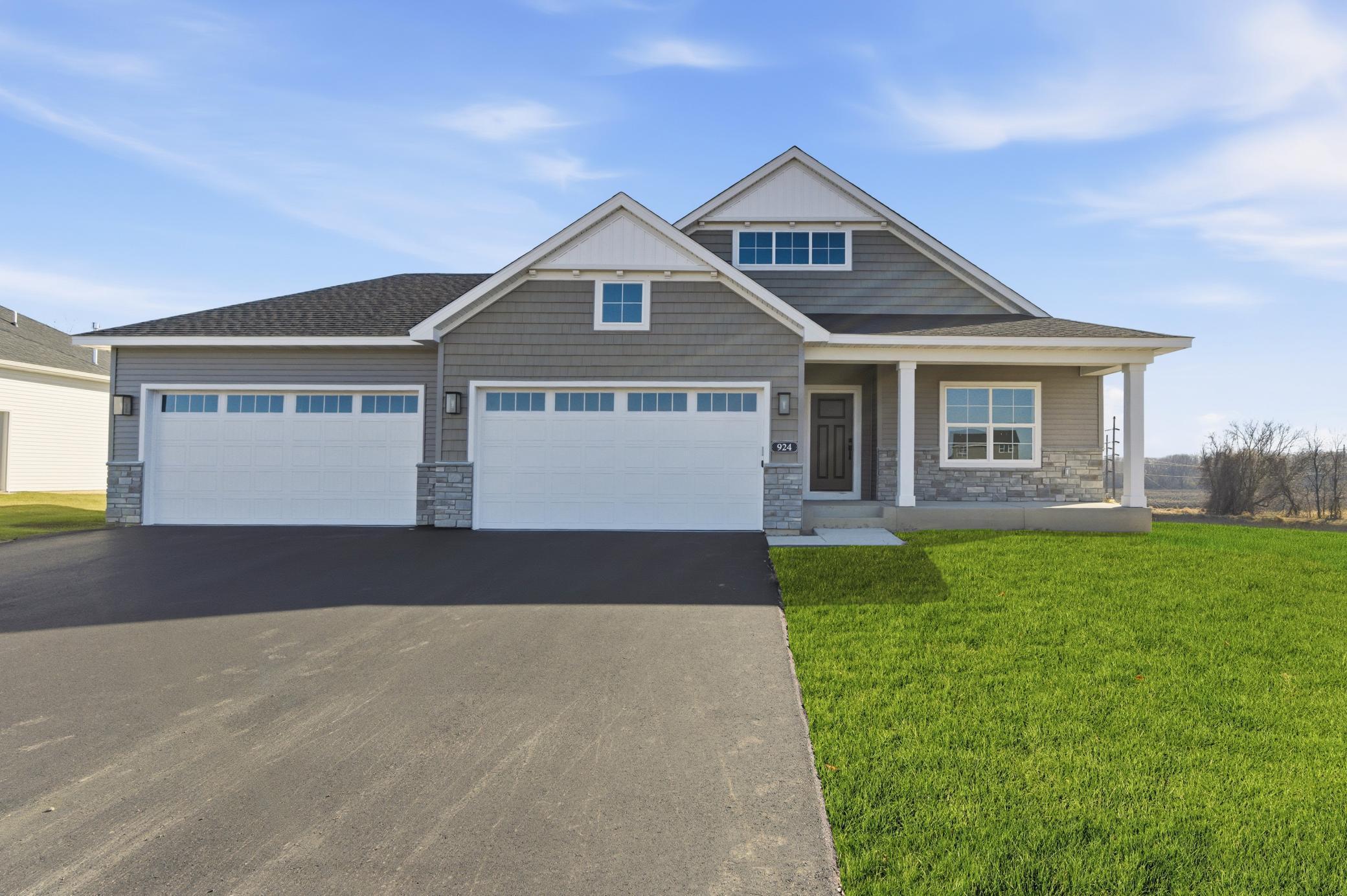 4 bedroom, 3 bathroom Residential for sale at 924 Yellowcrest Street, Delano, MN