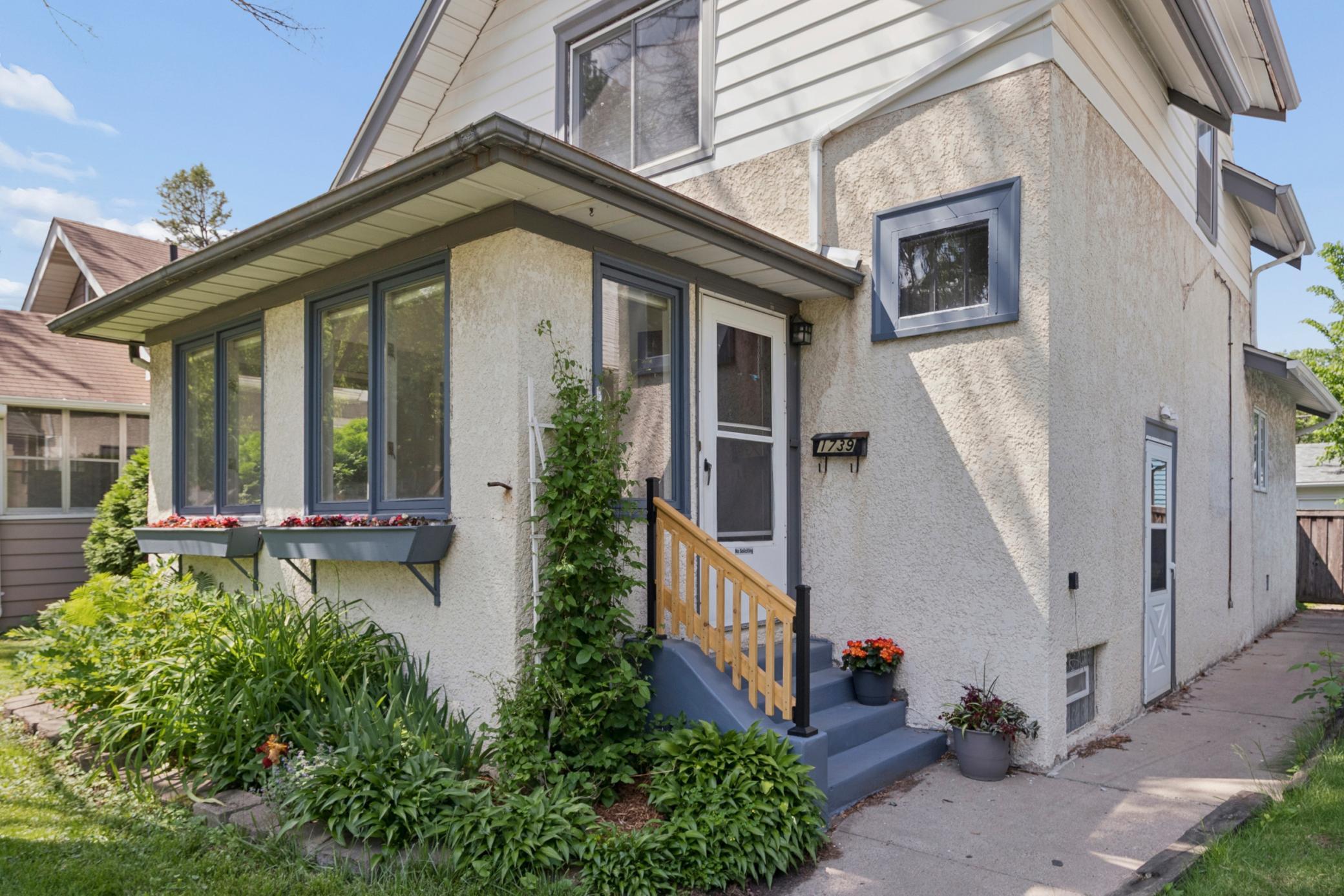 1739 Palace Avenue Saint Paul MN 55105