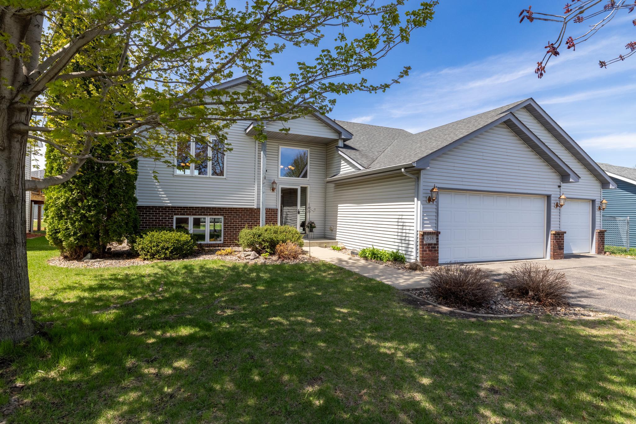 936 Chestnut Street Belle Plaine MN 56011