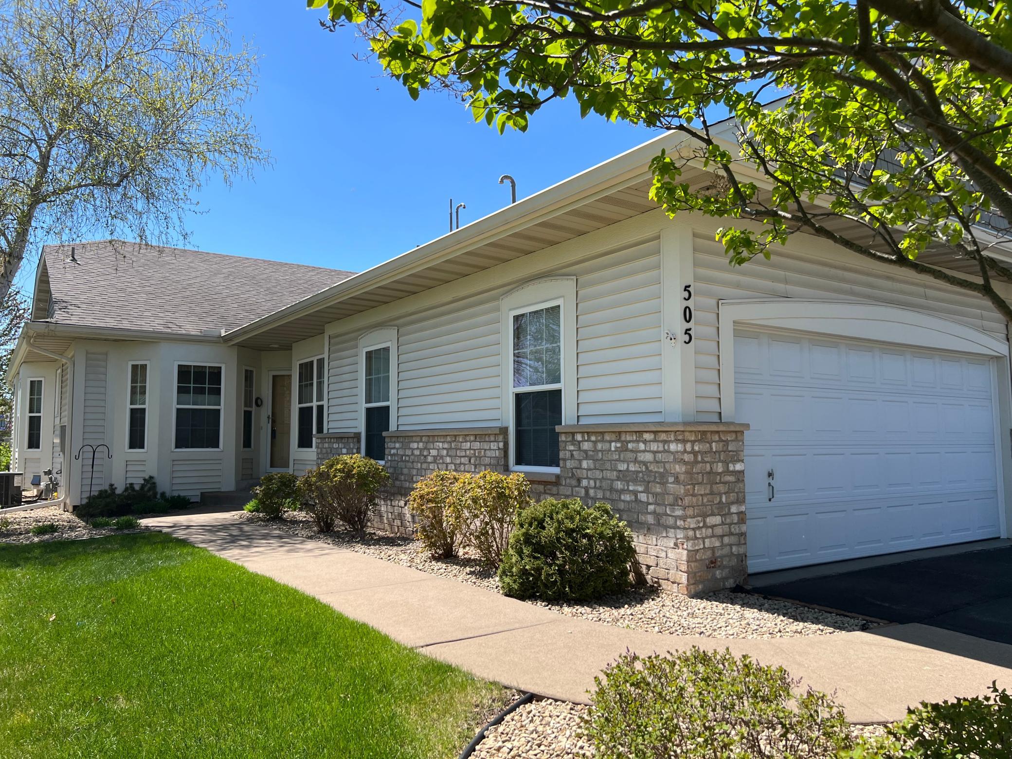 505 Holly Lane Oakdale MN 55128