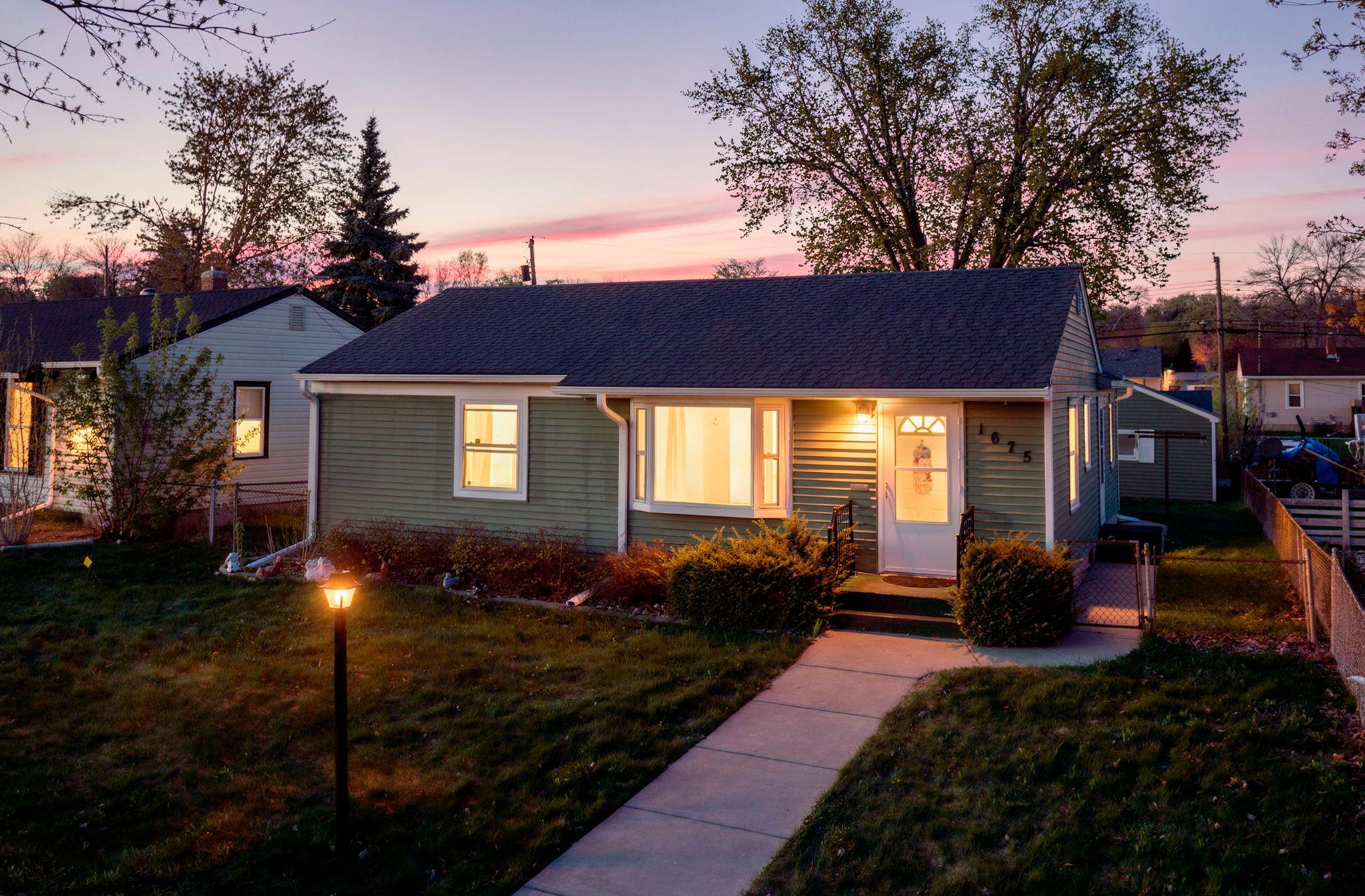 1675 Iowa Avenue Saint Paul MN 55106