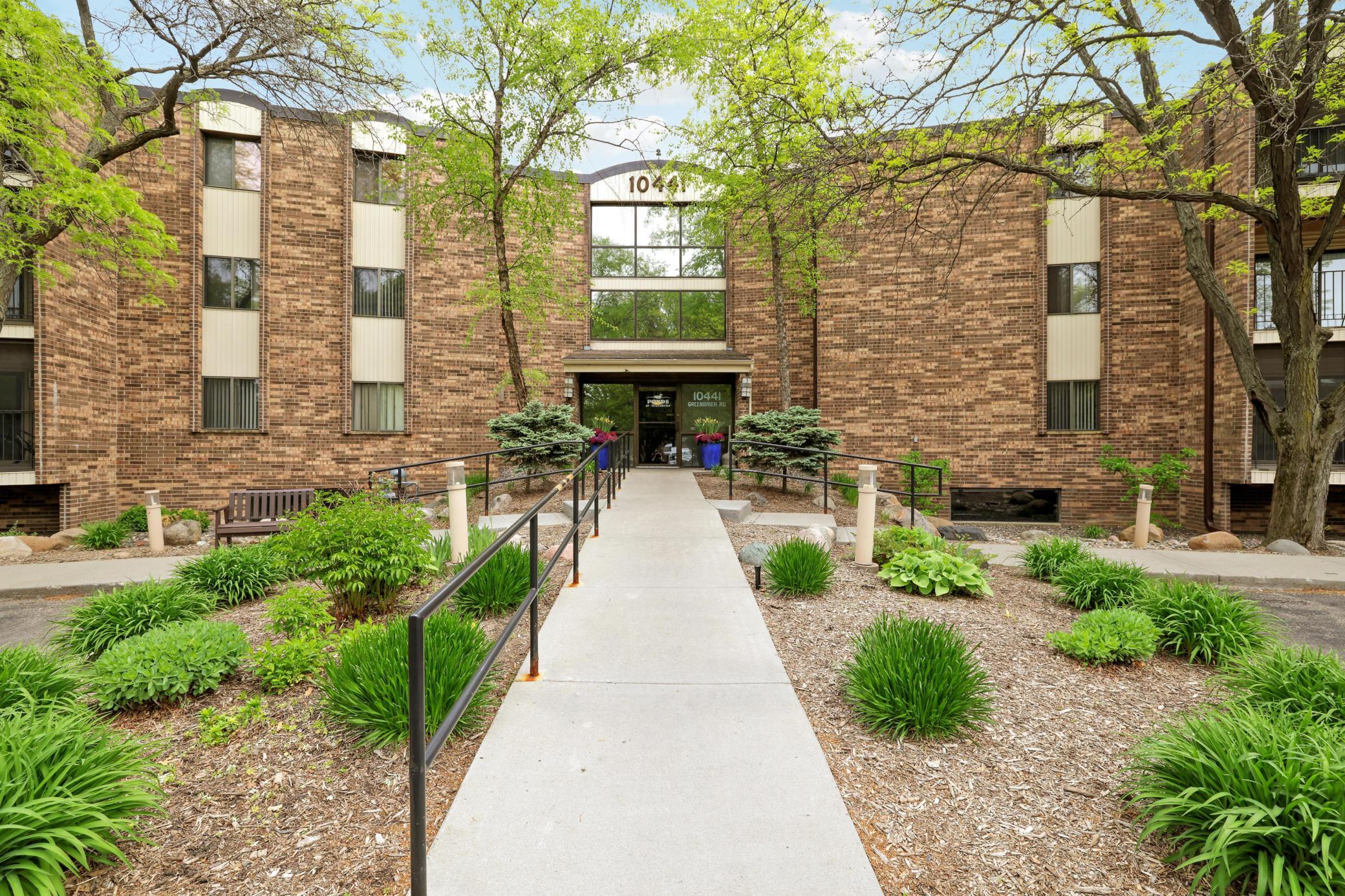 10441 Greenbrier Road Unit 311 Minnetonka MN 55305
