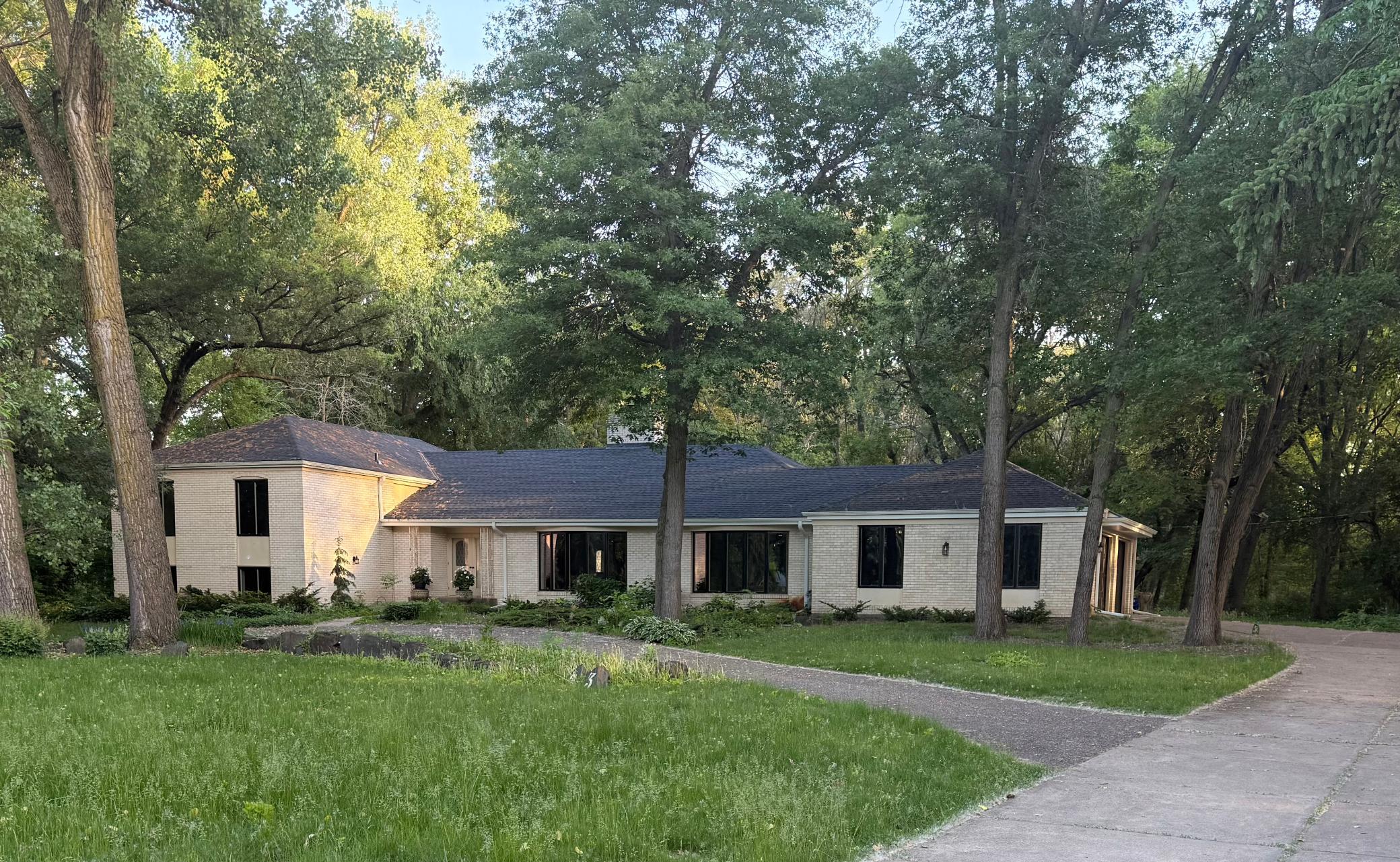 23 Evergreen Road North Oaks MN 55127