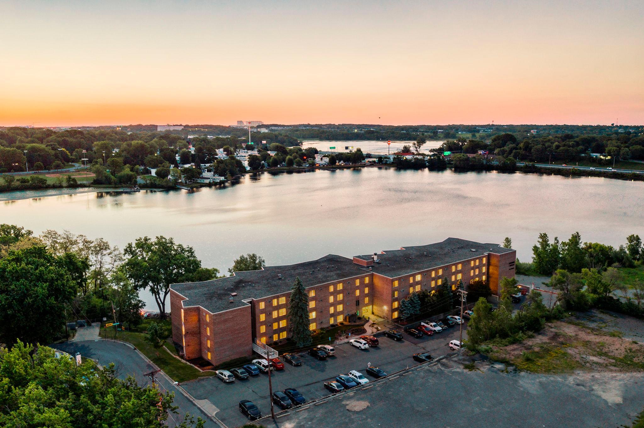 329 Geneva Avenue Unit 204 Oakdale MN 55128