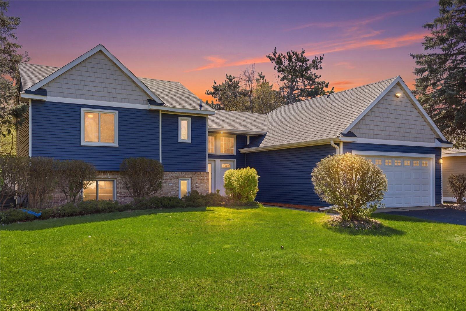 512 Hyde Avenue Mahtomedi MN 55115