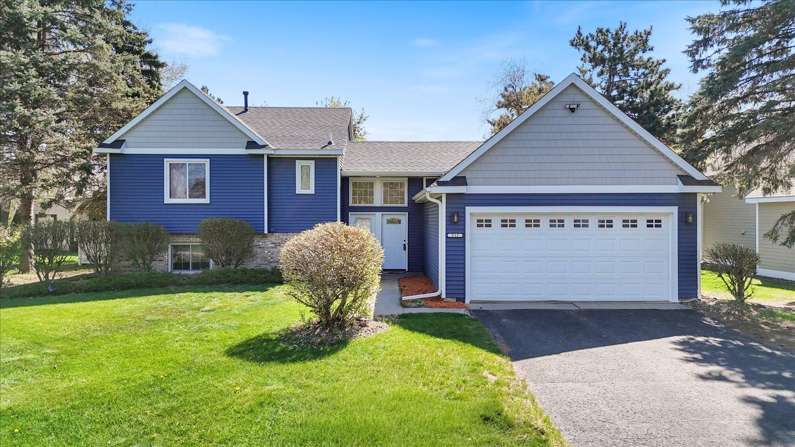 512 Hyde Avenue Mahtomedi MN 55115